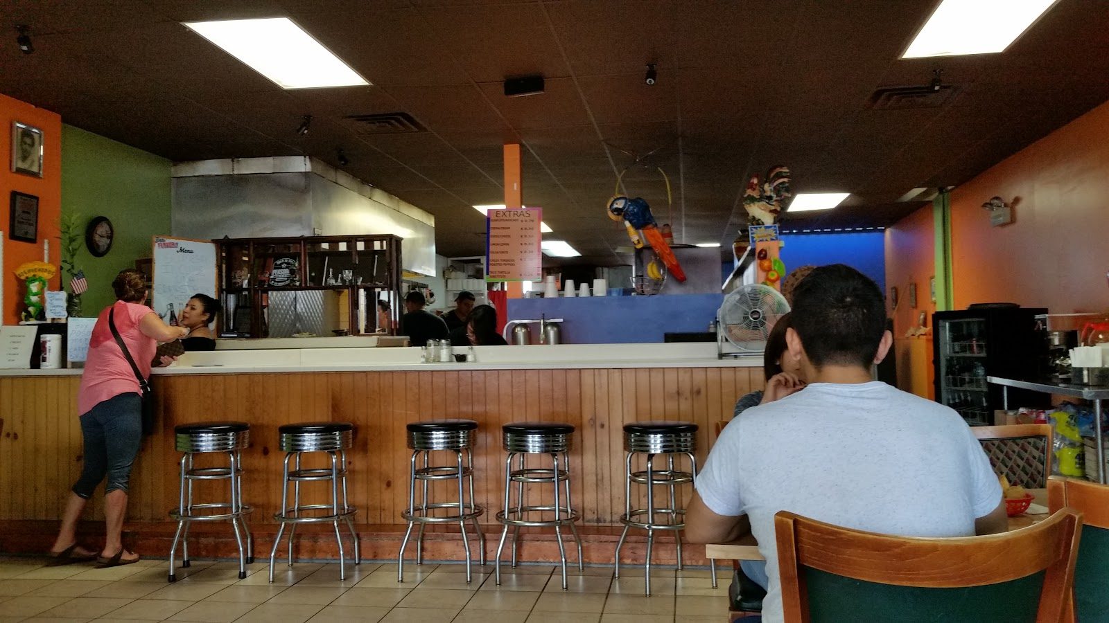 Inside Tacos Y Salsa